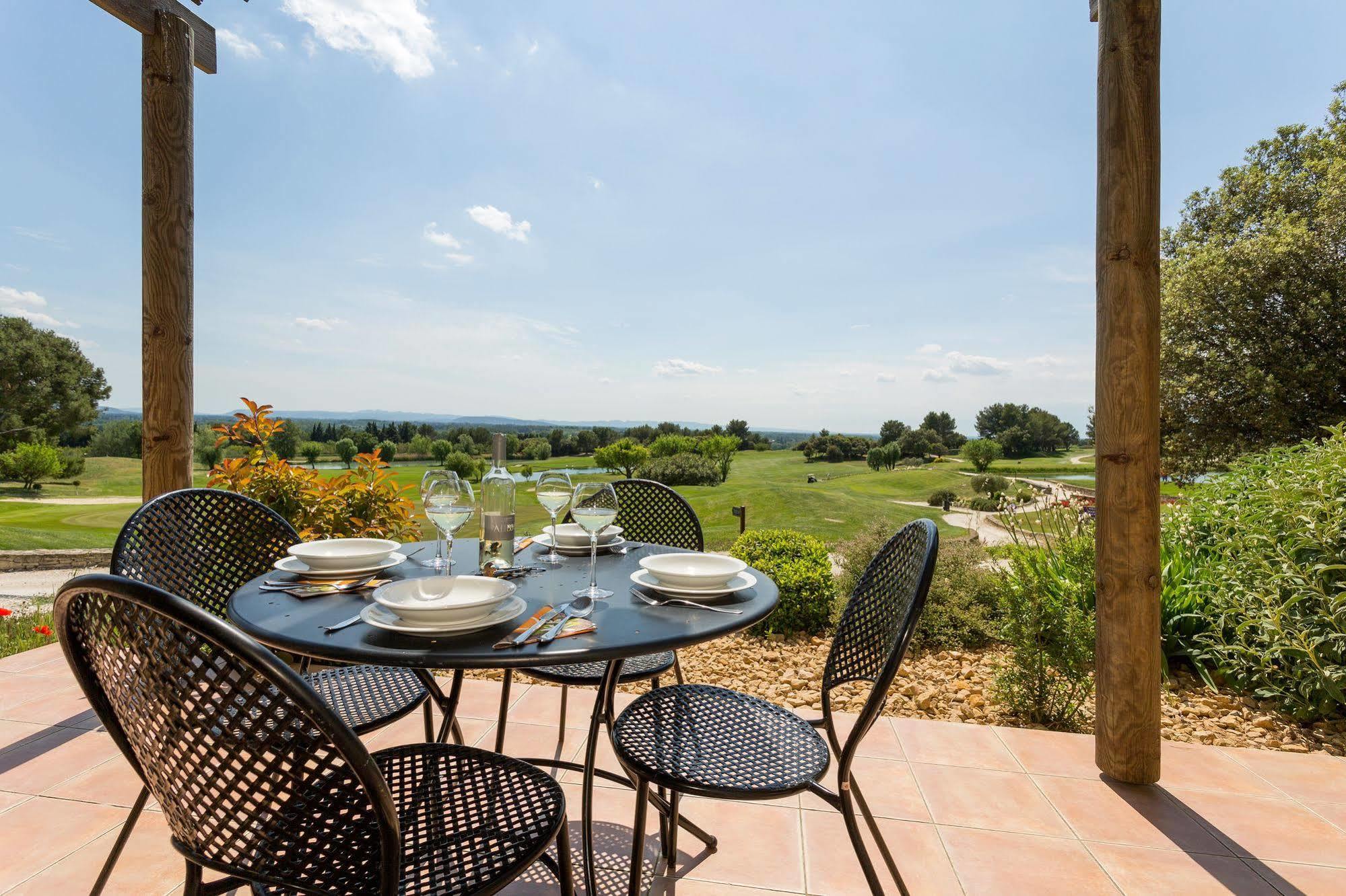 Madame Vacances Résidence Provence Country Club Saumane-de-Vaucluse Esterno foto
