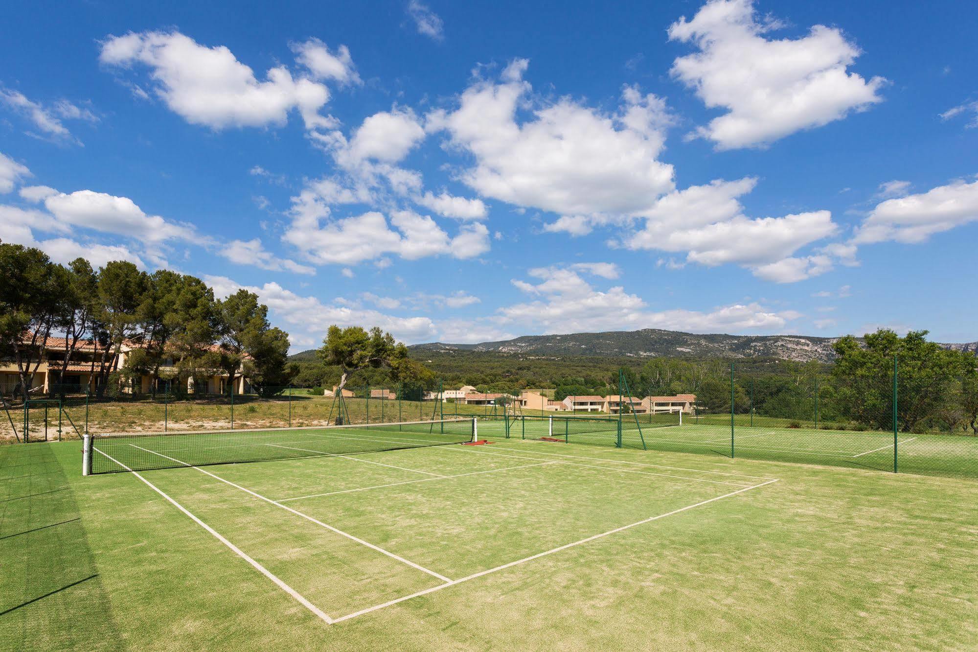 Madame Vacances Résidence Provence Country Club Saumane-de-Vaucluse Esterno foto