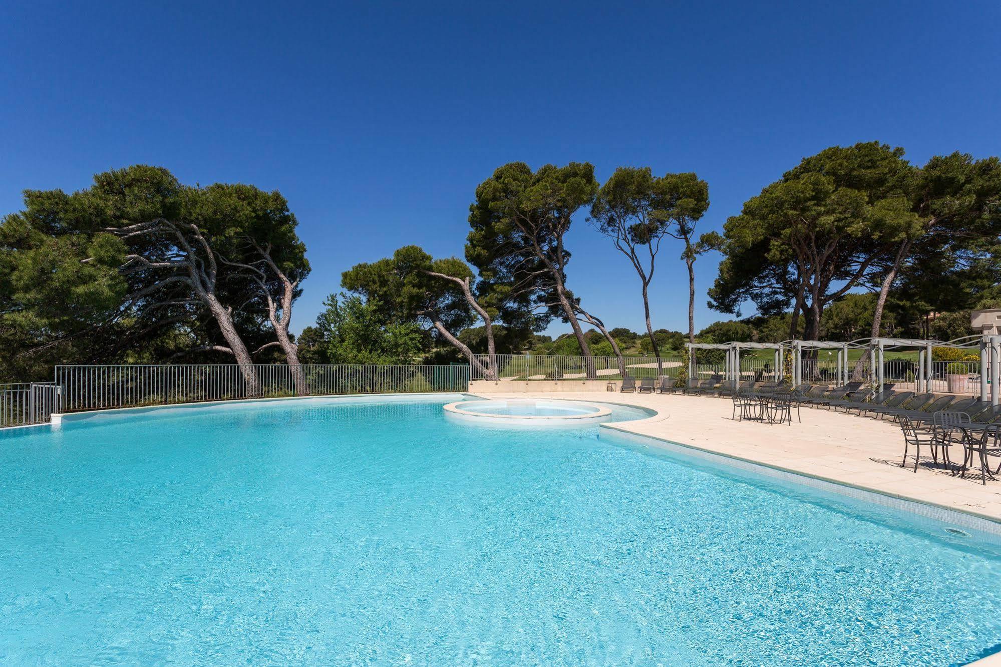 Madame Vacances Résidence Provence Country Club Saumane-de-Vaucluse Esterno foto